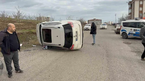 Samsun’da Takla Atan Araçta 3 Yaralı