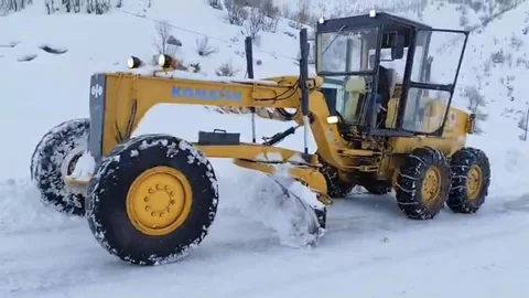 Karda Mahsur Kalanlar Kurtarıldı