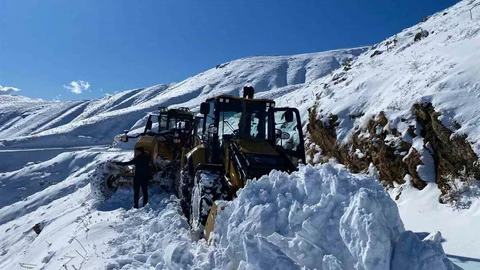 Batman'da Kapalı Yollar İçin Çalışmalar Sürüyor