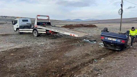 Afyonkarahisar'da Otomobil Devrildi, 2 Yaralı