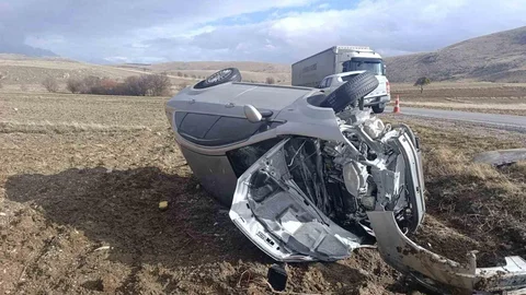 Afyonkarahisar'da Tırla Çarpışma