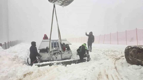 Kocaeli'de Kuzuyayla Kızak Pisti İçin Yürüyen Bant