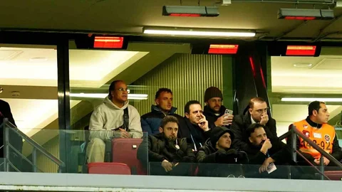 Galatasaray'da Noa Lang Tribünde İzledi