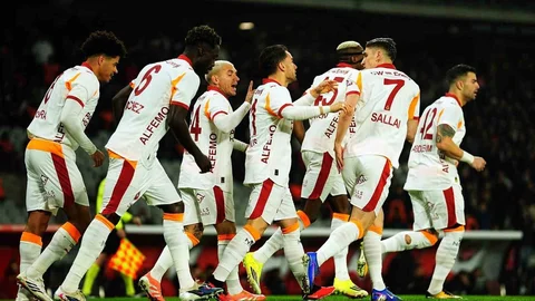 Galatasaray Yenilmezlik Serisini 7 Maça Çıkardı