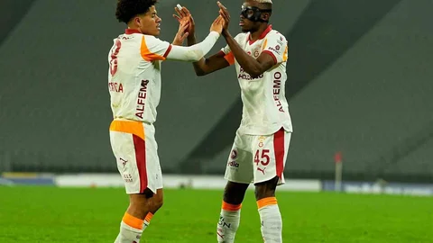 Victor Osimhen 13 Gole Ulaştı
