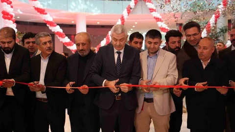 Antalya'da Teknoloji İndirimi İzdihamı