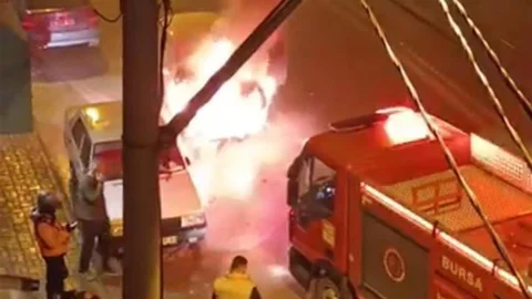 Bursa'da Seyir Halindeki Araç Yangını