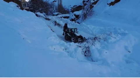 Şırnak'ta Kış Koşullarına Müdahale Sürüyor