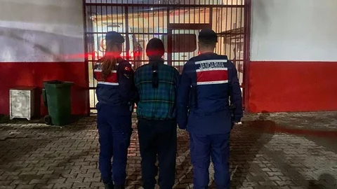 Hapis Cezasıyla Aranan Kadın Efeler'de Yakalandı