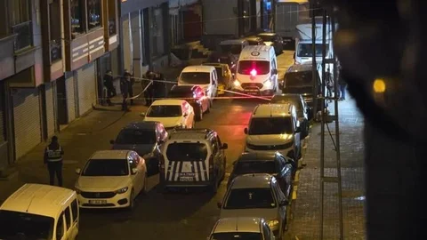 Küçükçekmece'de Çatıdan Düşme Olayı