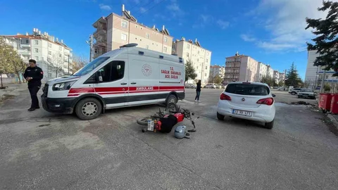 Karaman'da Otomobil ve Motosiklet Çarpıştı