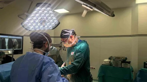 Bursa'da Omuz Ağrılarına Çözüm Bulundu