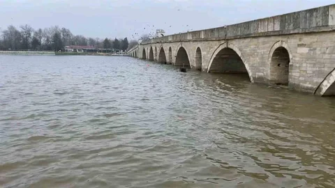 Edirne'de Nehirlerde Su Yükseliyor