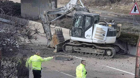 Ankara'da Tır Faciası Kıl Payı Önlenebildi