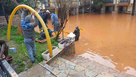 Kemer'de Temizlik Çalışmaları Sürüyor