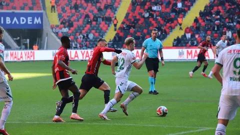 Gaziantep FK Konyaspor Maçında İlk Yarı Sonucu 1-0