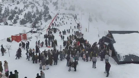 Erzincan'daki Ergan Kayak Merkezi Ziyaretçi Akınına Uğradı