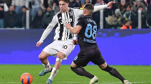 Juventus'un Napoli'yi Farklı Mağlup Etmesi