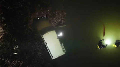 El Freni Çekilemeyen Araç Porsuk Çayı'ndan Çıkarıldı