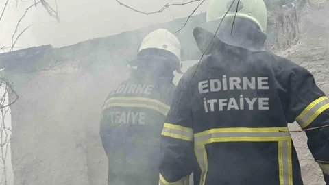 Edirne'de Depo Yangını Kontrol Altına Alındı