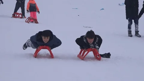 Güzeldağ Kayak Merkezi'nde Yoğun İlgi