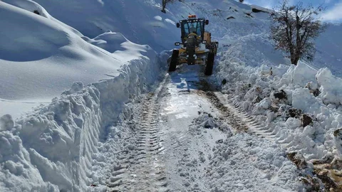 Diyarbakır'da Kapalı Yollar Açılıyor