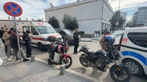 Samsun'da SUV Araç Motosikletlere Çarptı