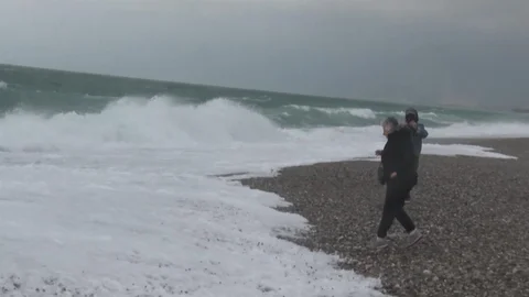 Antalya’da Dalgalarla Eğlenceli Anlar