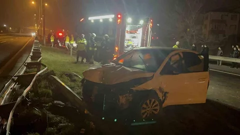 Tekirdağ'da Alkollü Sürücü Direğe Çarptı