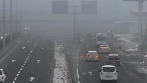 Diyarbakır'da Yoğun Sis Devam Ediyor