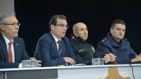 Salihli’de Eğitim Toplantısı Gerçekleşti