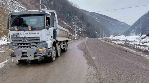 Düzce Uğur Köyü'nde Yol Bakım Çalışmaları Tamamlandı