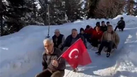 Artvin'de Kış Eğlencesi Kızak Keyfi