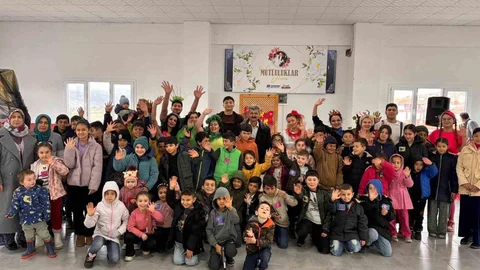 Çocuklar Tiyatro ile Sağlıklı Beslenmeyi Öğrendi