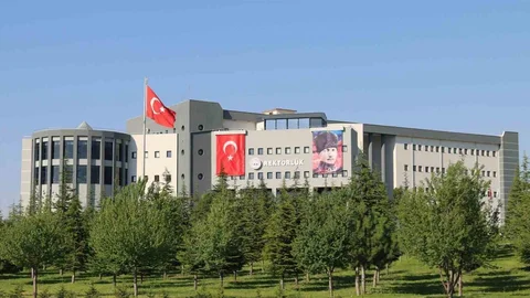 Erciyes Üniversitesi Asya'nın En İyileri Arasında