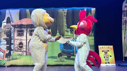 Başiskele'de Çocuklar Müzikal İzledi