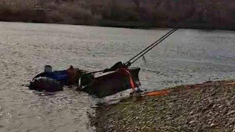 Kırıkkale'de Traktör Kızılırmak’a Düştü