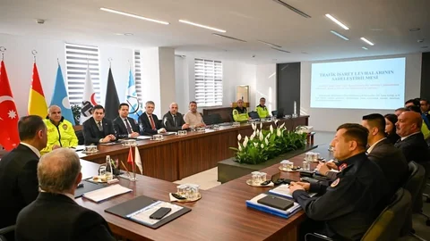 Yalova'da Trafik Levhaları Sadeleşti