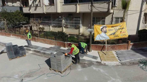 Tarsus'ta Kaldırım Yenileme Çalışmaları Başladı
