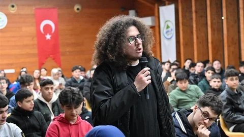 Gençlik Kampları Programında Öğrencilerle Buluştu