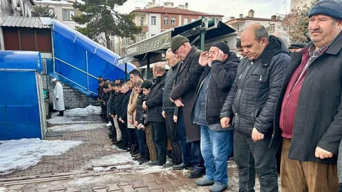 Kayseri'de Otobüs Altında Kalan Genç Toprağa Verildi