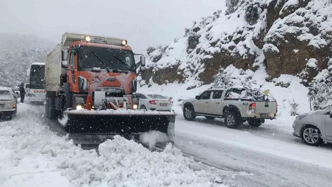 Antalya'da Kar Yağışı Etkili Olmaya Başladı