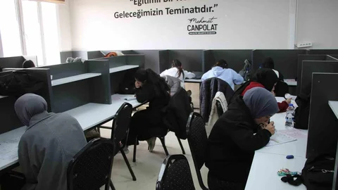 Haliliye'de Gençlere Eğitim Desteği