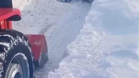 Sivas'ta Midibüs Kara Saplandı