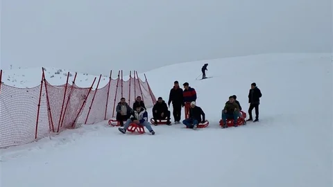Muş'ta Çocuklar Kayak Keyfi Yaşadı