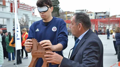 Görme Engelliler İçin Parkur İstanbul'da Kuruldu