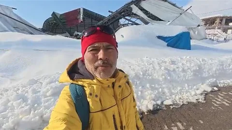 Tokat'ta Halı Sahanın Çatısı Çöktü