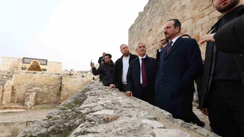 AK Parti Heyeti Halep'le İlgili Değerlendirmelerde Bulundu