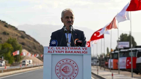 Ulaştırma Bakanı Uraloğlu Açıklamalarda Bulundu