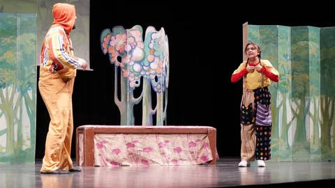 Çayırova'da Tiyatro Etkinlikleri Devam Ediyor